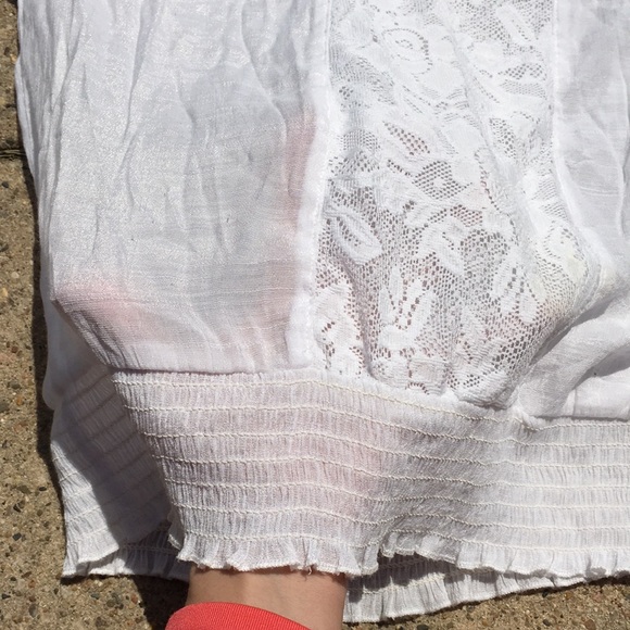 EUC No boundaries white linen top - Picture 7 of 11